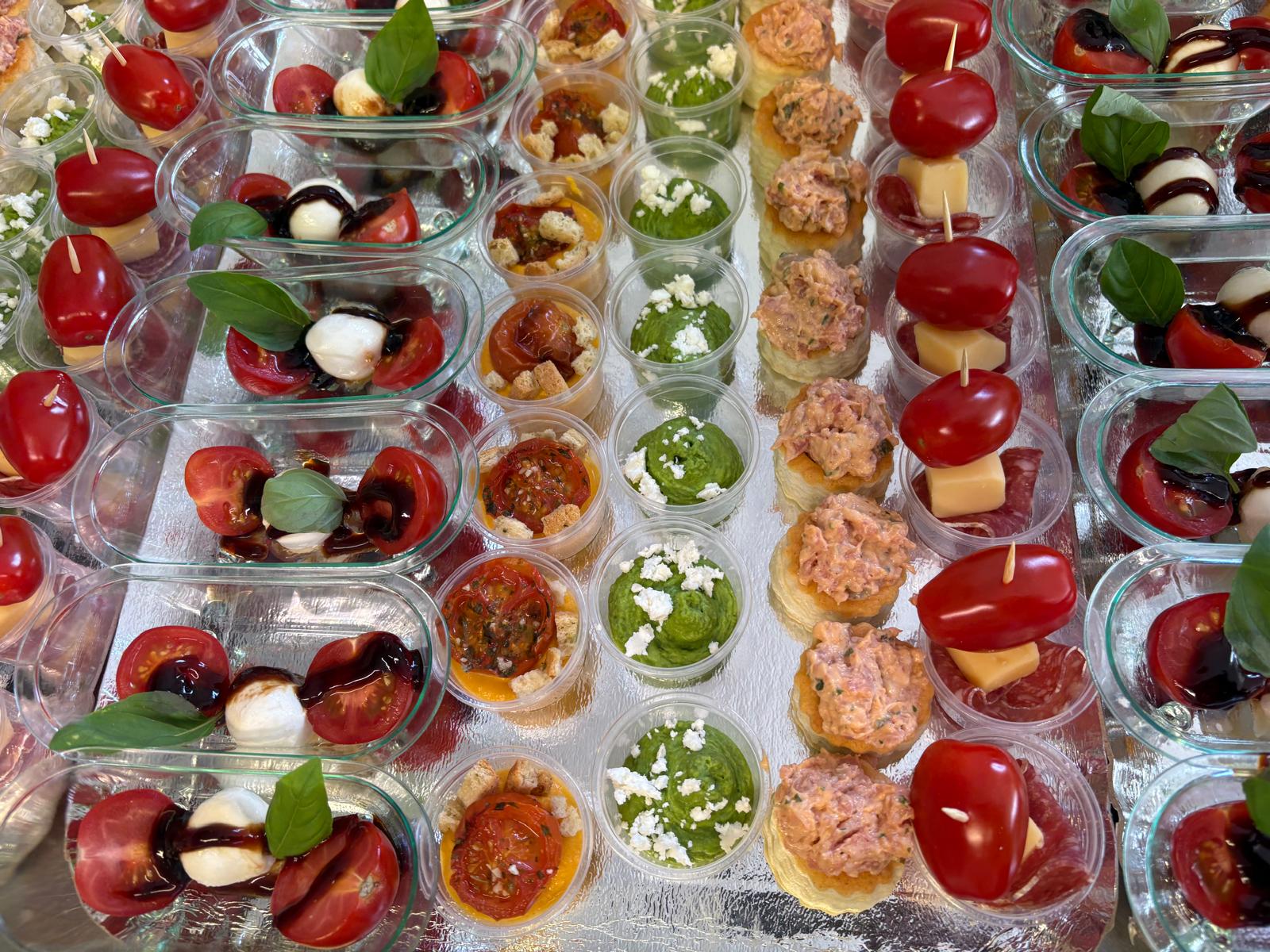 Verrines caprese tomate mozzarella basilic