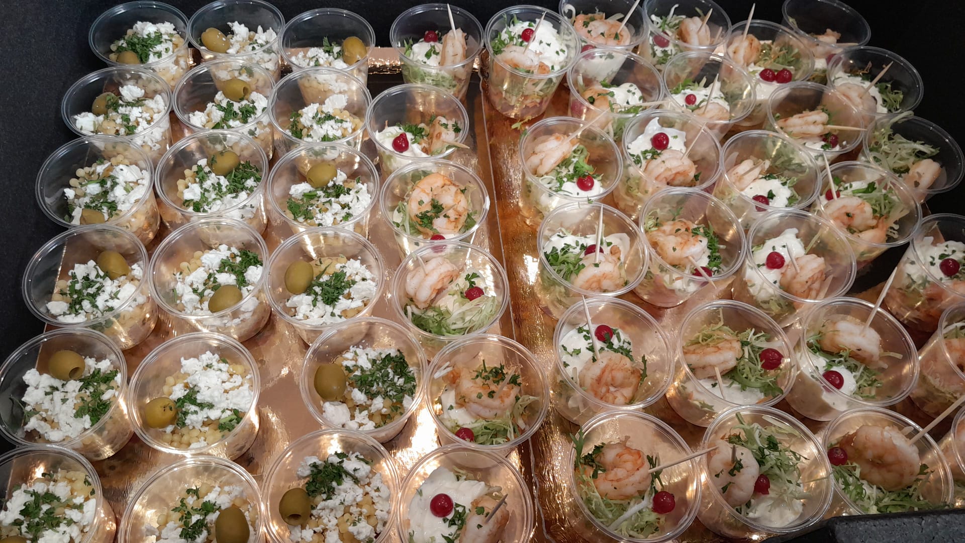 Verrines de crevettes en gobelets